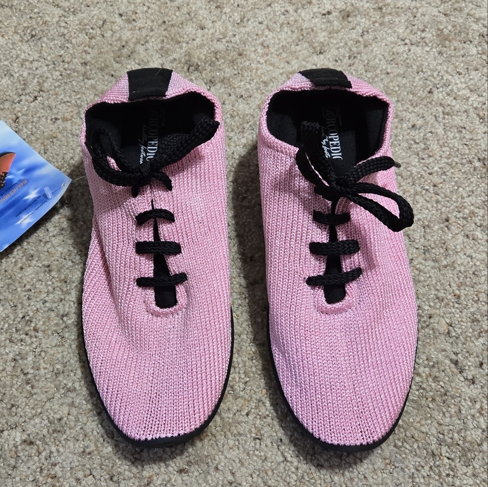 NWT Arcopedico Walking Shoes Pink Size 43
